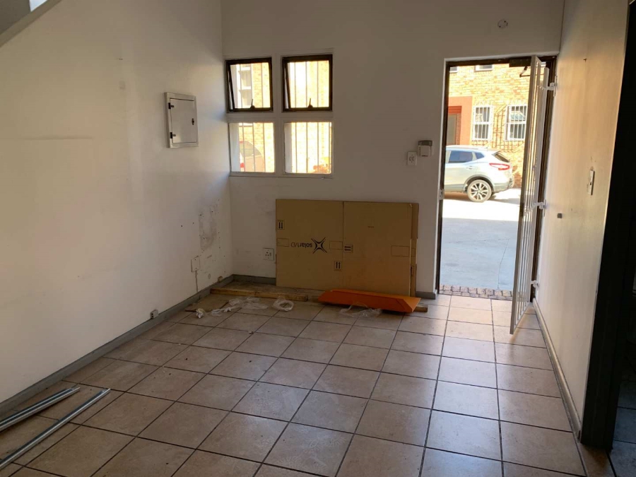 To Let commercial Property for Rent in Montague Gardens Western Cape